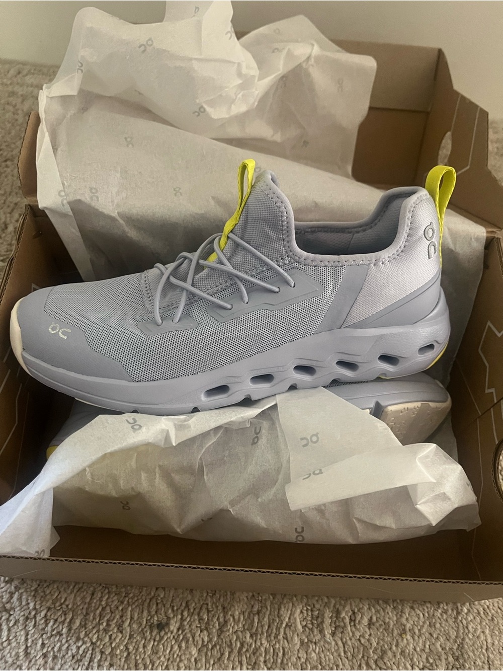 On Running Kids Cloudleap Sneaker — Light Gray with Yellow Pull Tabs